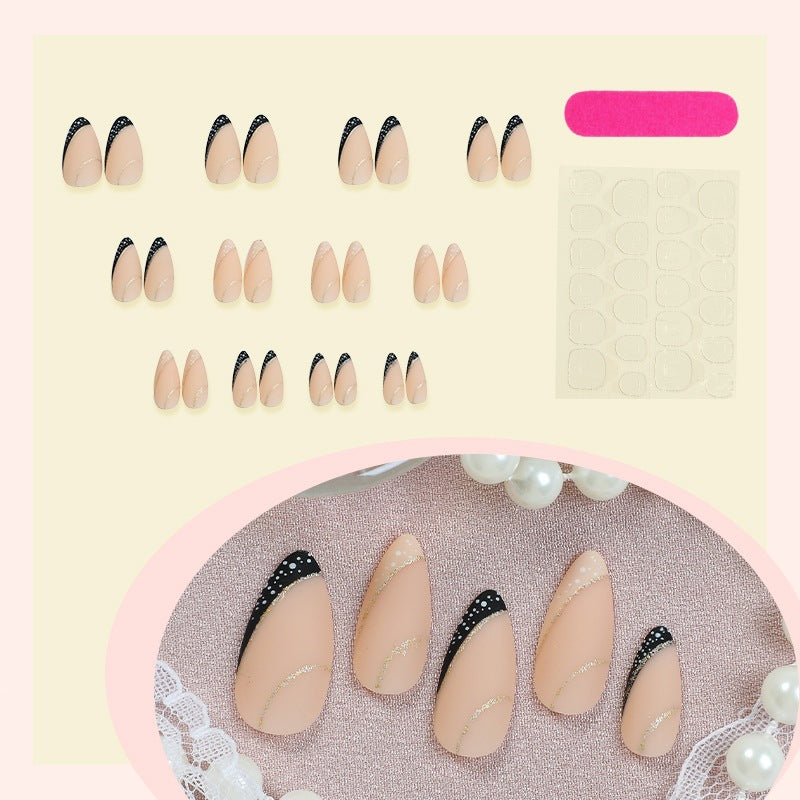 Nail set with elegant gold and silver accents Bowlift