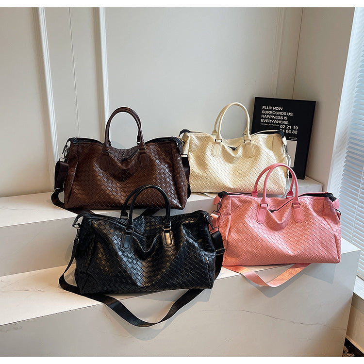 Elegant and Structured Travel Bag Bowlift