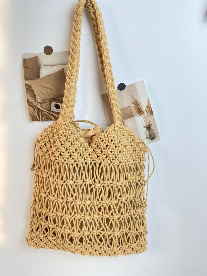 Hand-knotted shoulder bag with fine mesh design Bowlift