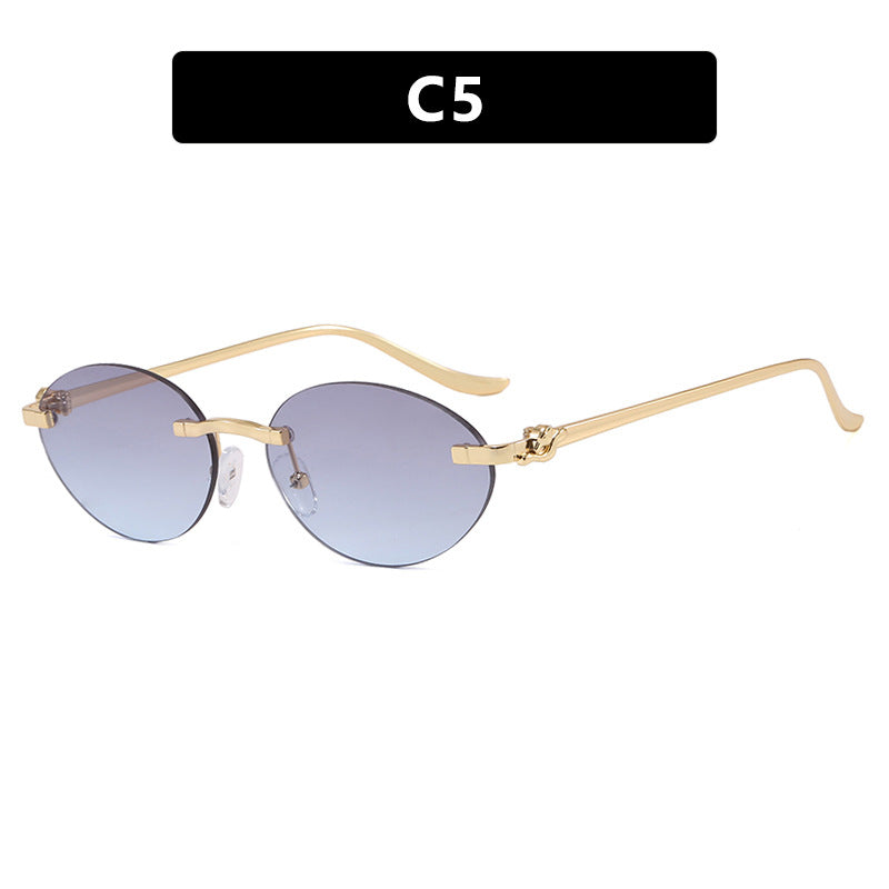 Women's elegant oval sunglasses with golden accents Bowlift