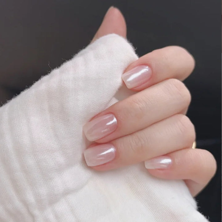 Creative Nail Art with Exotic Leaf Design Bowlift