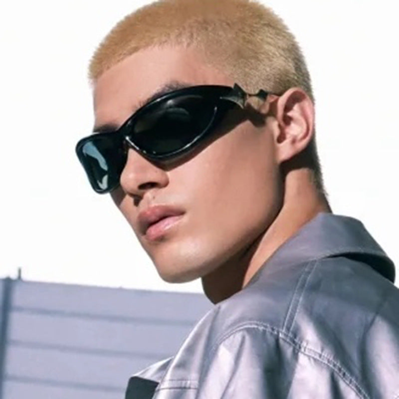 Ladies' sunglasses in an elegant retro style with eye-catching lenses Bowlift