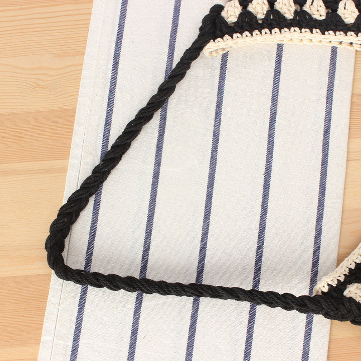 Handcrafted macramé shoulder bag with unique pattern Bowlift