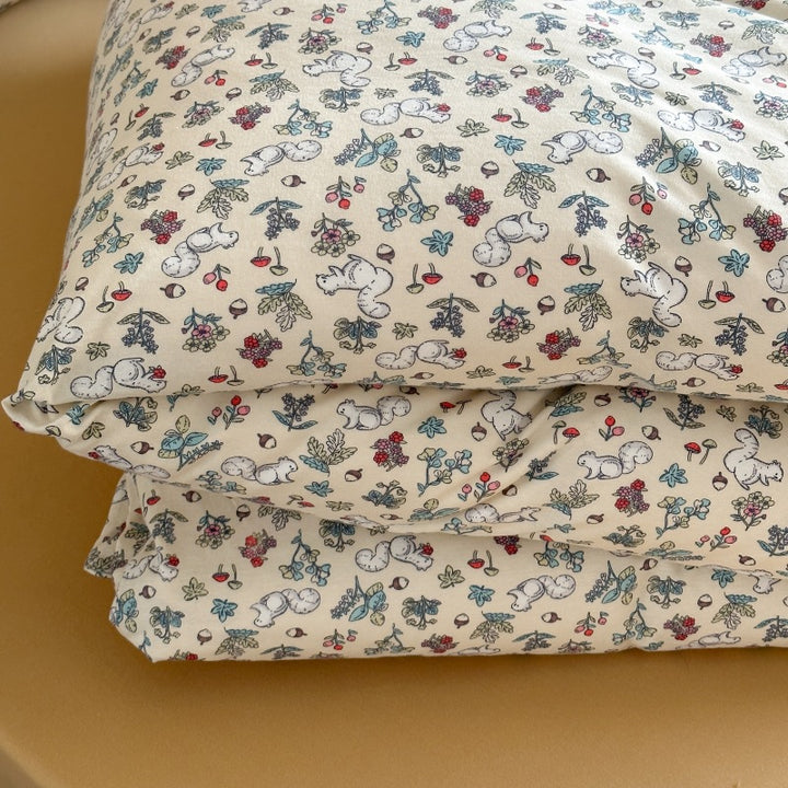 Unisex cotton pillowcase with cheerful bear design Bowlift