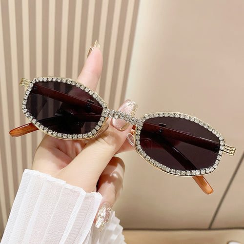 Women's sunglasses in elegant glamour style Bowlift