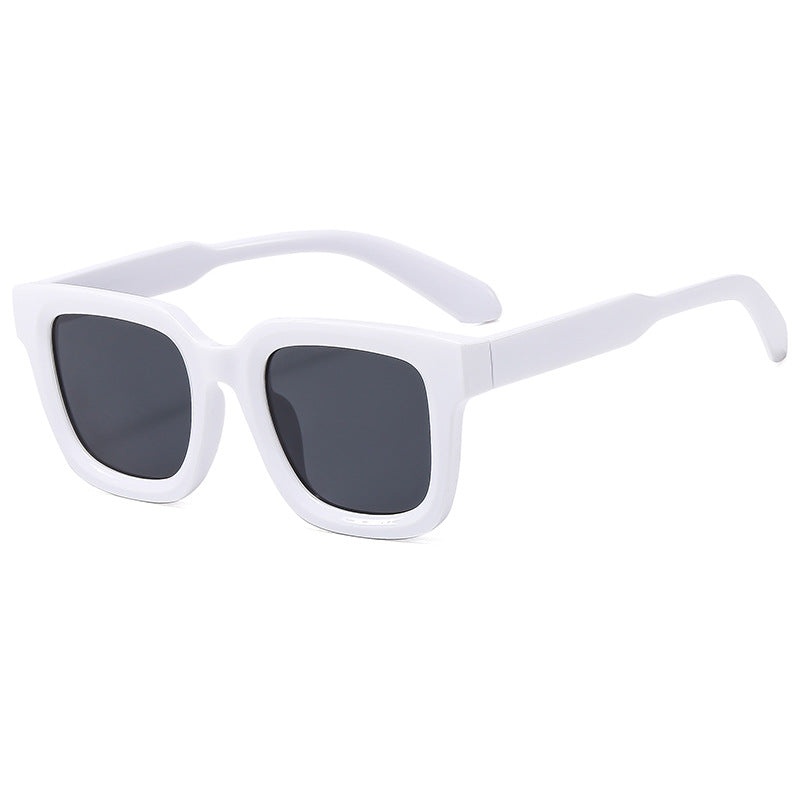 Ladies fashionable square sunglasses with stylish frame Bowlift