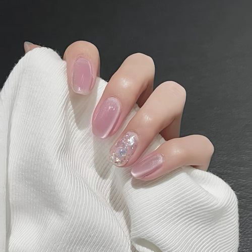 Elegant artificial nails with glitter details Bowlift