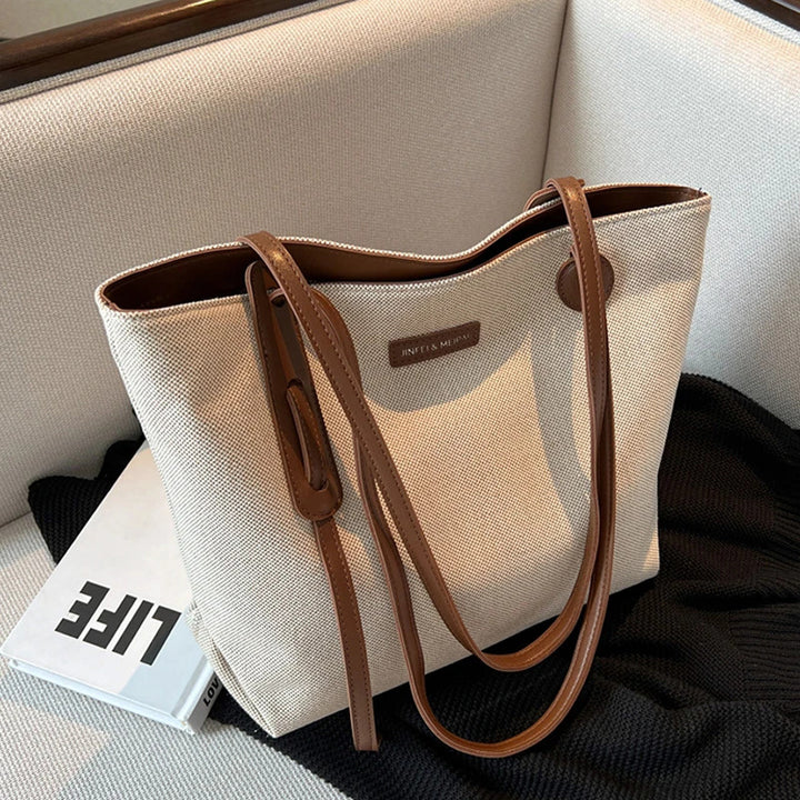 Minimalist Everyday Tote Bowlift