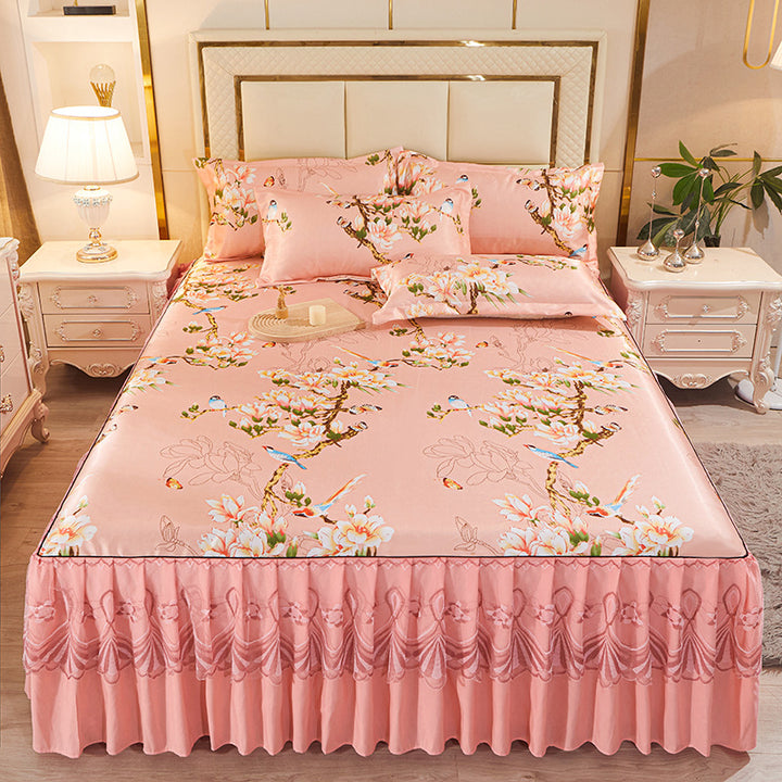 Ladies daybed cover with playful bear motif Bowlift
