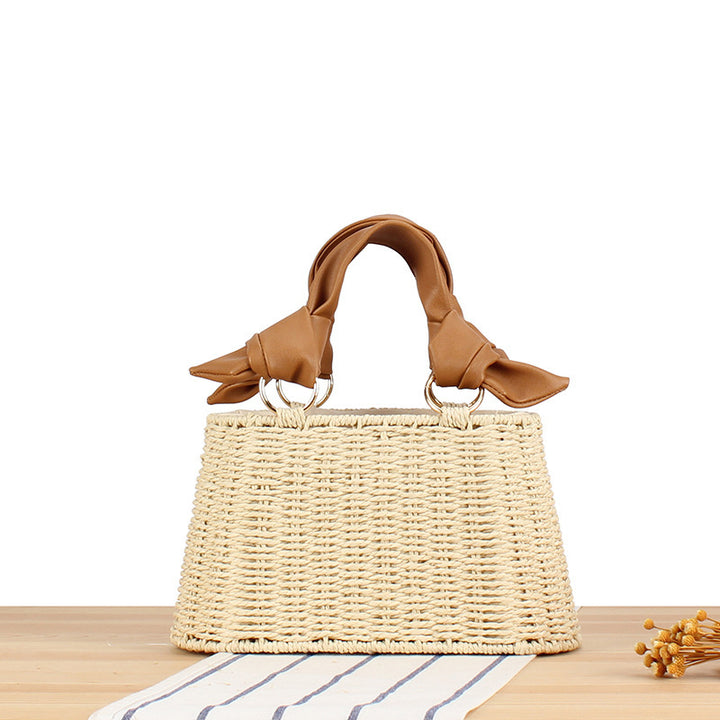 Elegant Handbag with Braided Design and Fashionable Details Bowlift