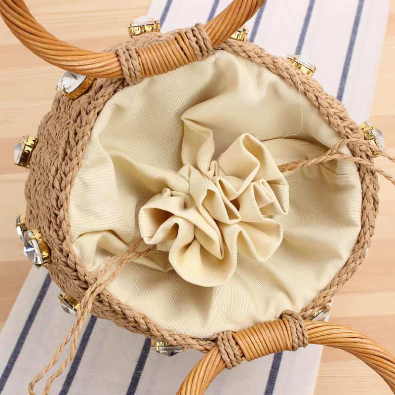 Fashionable basket bag with sparkling details Bowlift