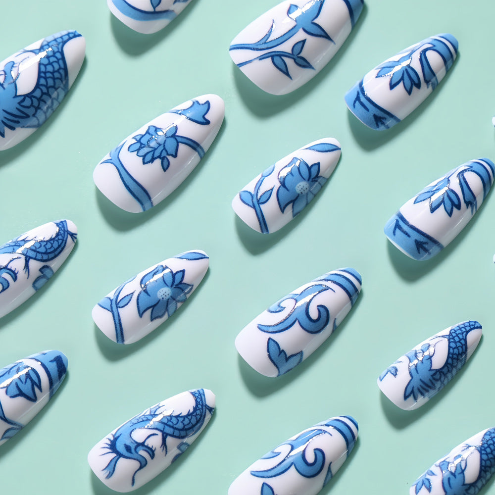 Artificial nails in floral and maritime design Bowlift