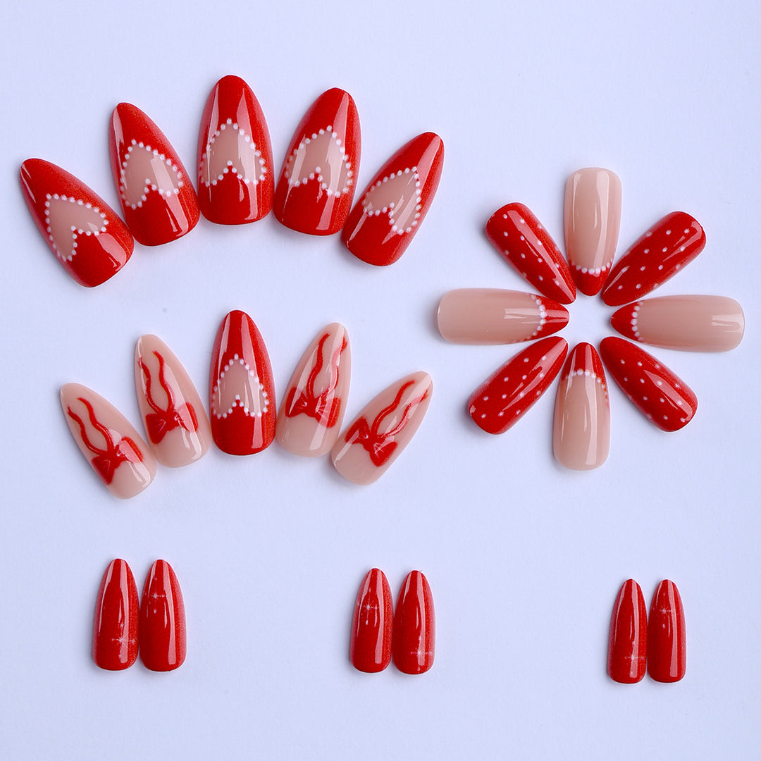 Artificial nails with festive Christmas design Bowlift