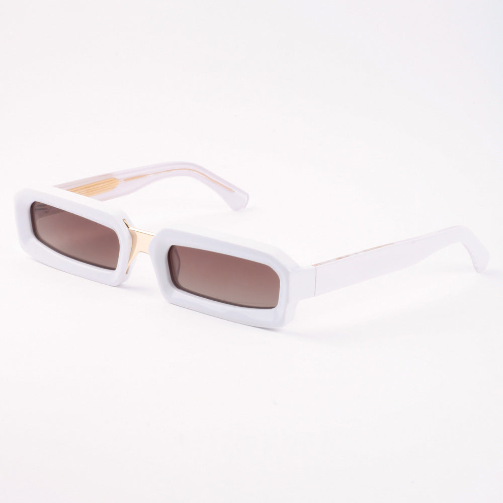 Women's stylish sunglasses in a modern rectangular design with a comfortable frame Bowlift