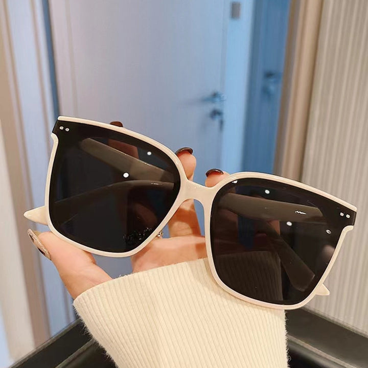 Fashion-Forward Sunglasses Bowlift