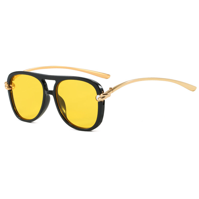 Women's sporty sunglasses with wide plastic frame and UV protection Bowlift