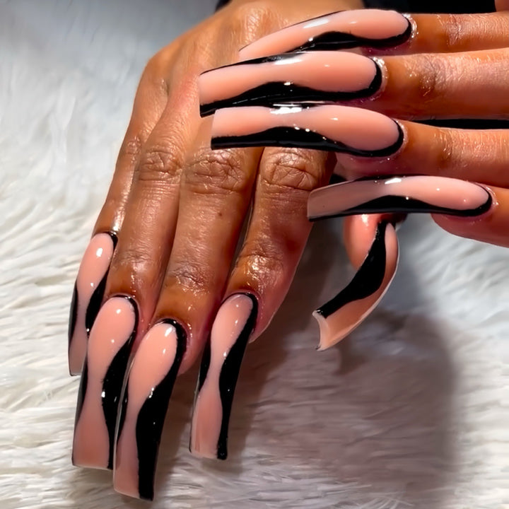 Artistic Wave Design Press-On Nails Bowlift