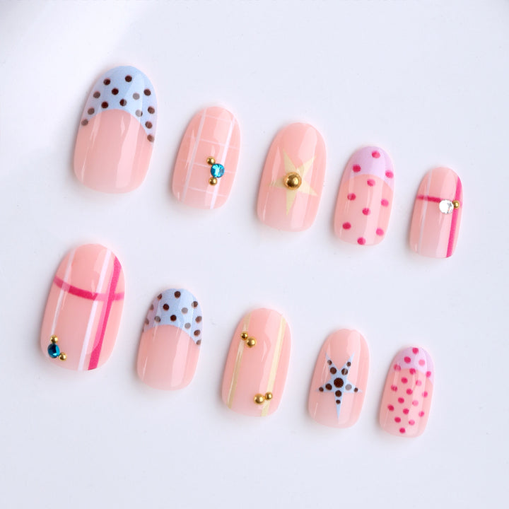 Artificial fingernails with creative geometric accents Bowlift