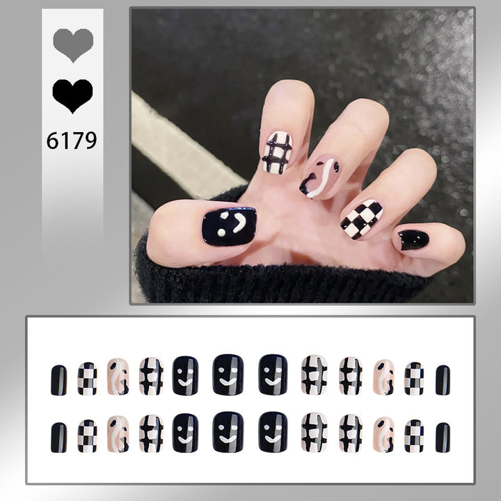 Creative nail art set with modern geometric patterns Bowlift