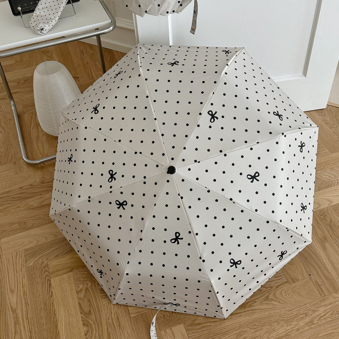 Ladies compact umbrella with stylish polka dot design Bowlift