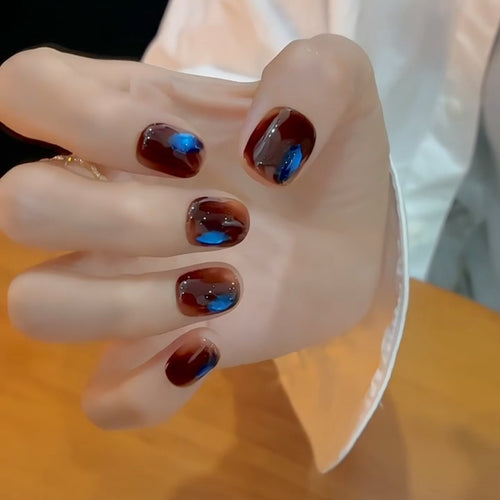 Artificial Nails in Modern Gradient Colors Bowlift