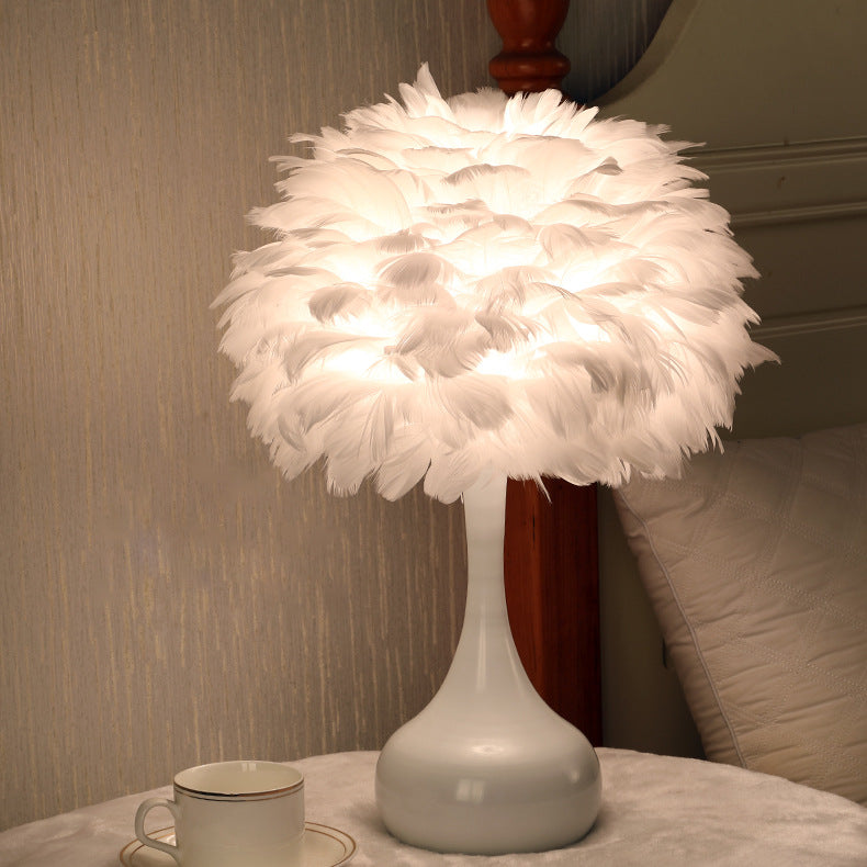 Feather-Style Illuminated Table Lamp