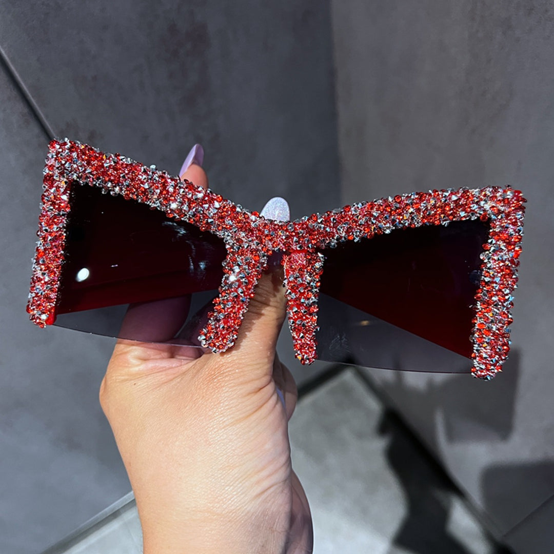 Women's Glamorous Oversized Sunglasses with Sparkling Crystal Frame Bowlift