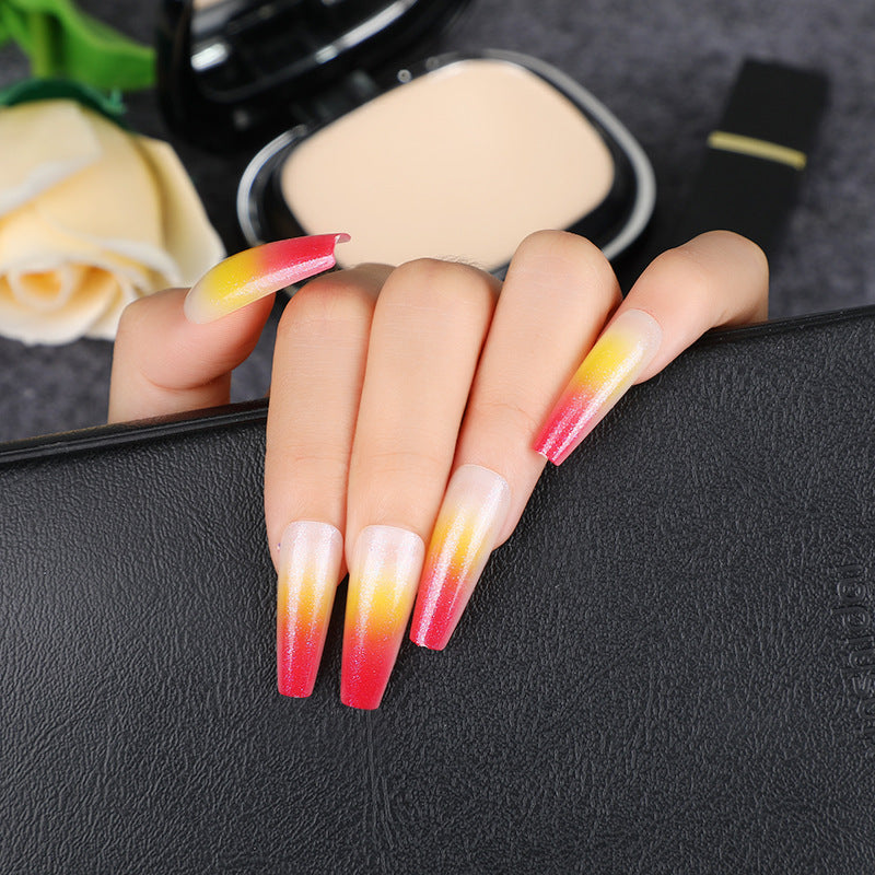 Glamorous artificial nails with gradient Bowlift