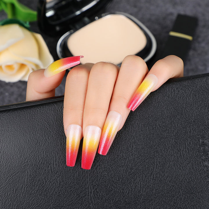 Glamorous artificial nails with gradient Bowlift