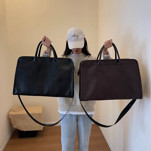 Sleek Elegant Leather Travel Bag Bowlift