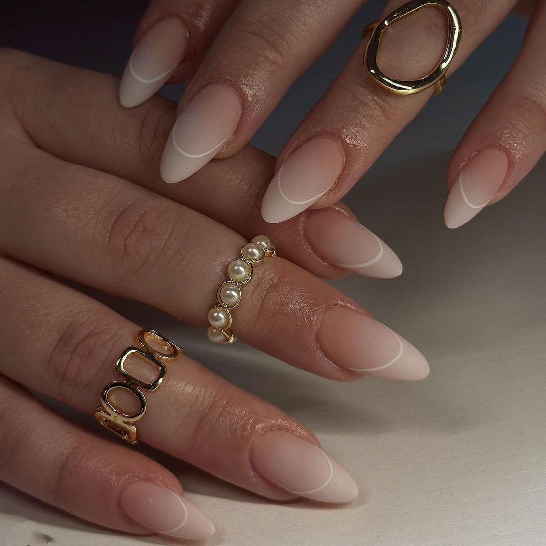 Elegant Gel Nails with Matte Finish Bowlift