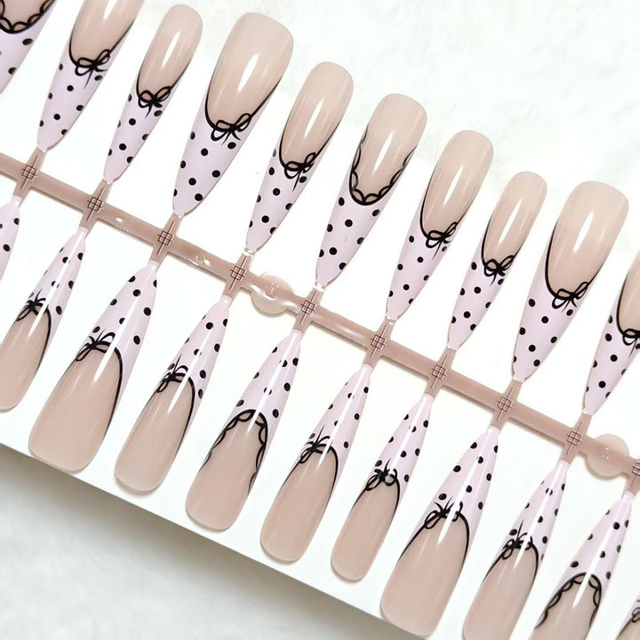 Trendy Nail Art Bowlift