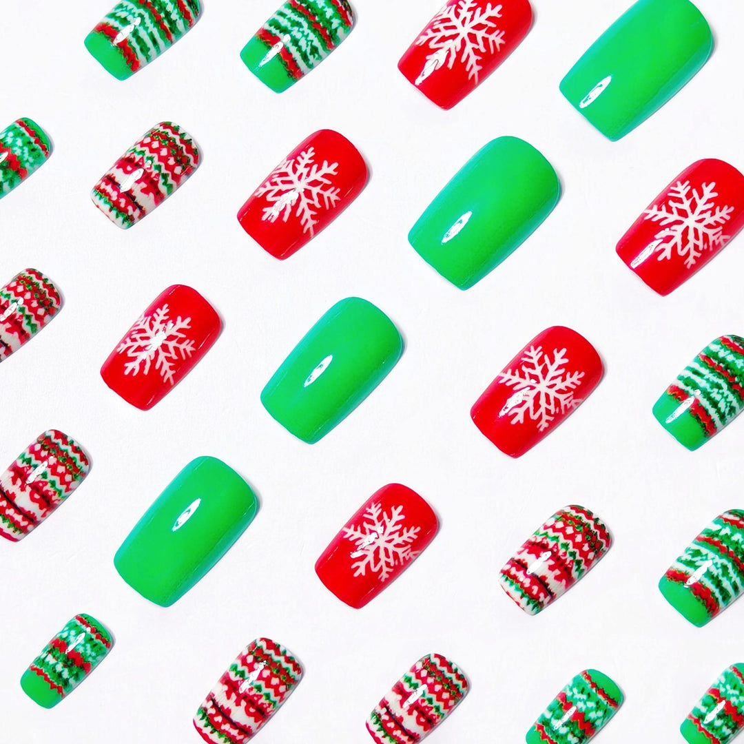 Artificial Nails in Festive Winter Design Bowlift