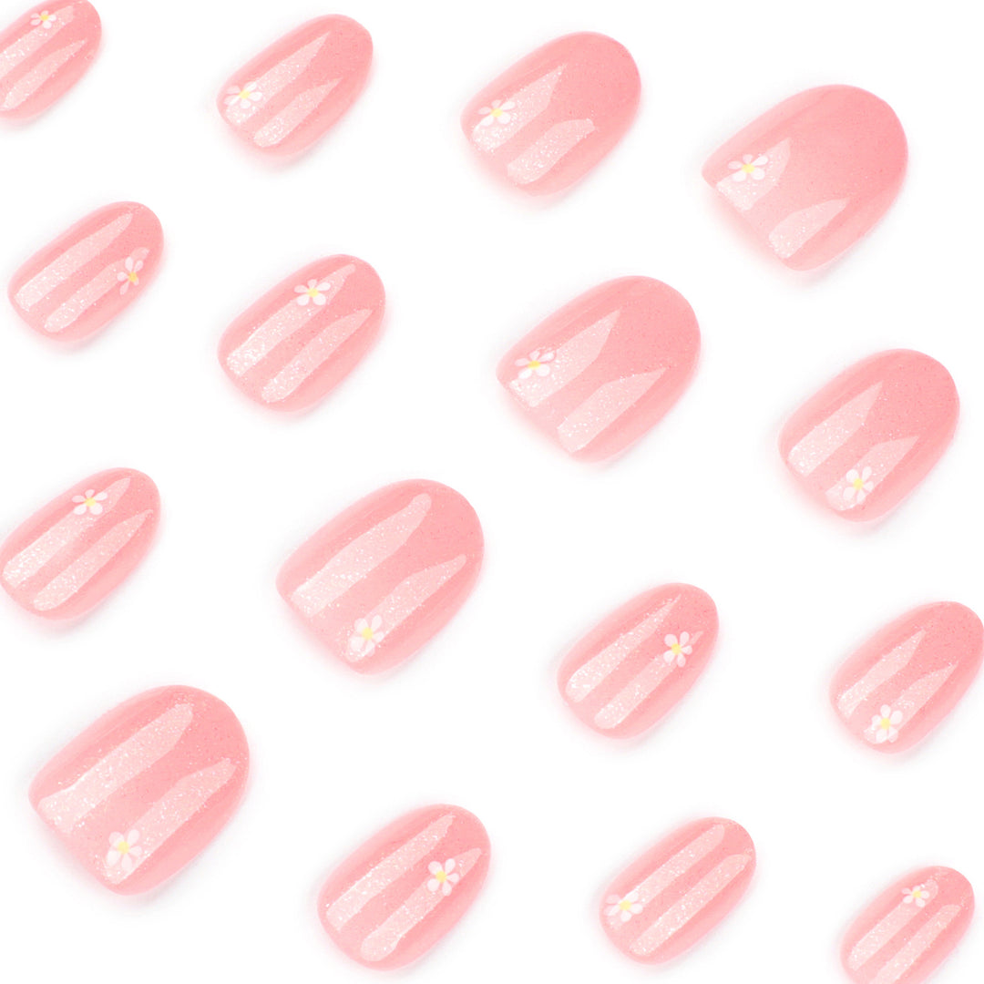 Elegant Nail Art with delicate floral motifs Bowlift