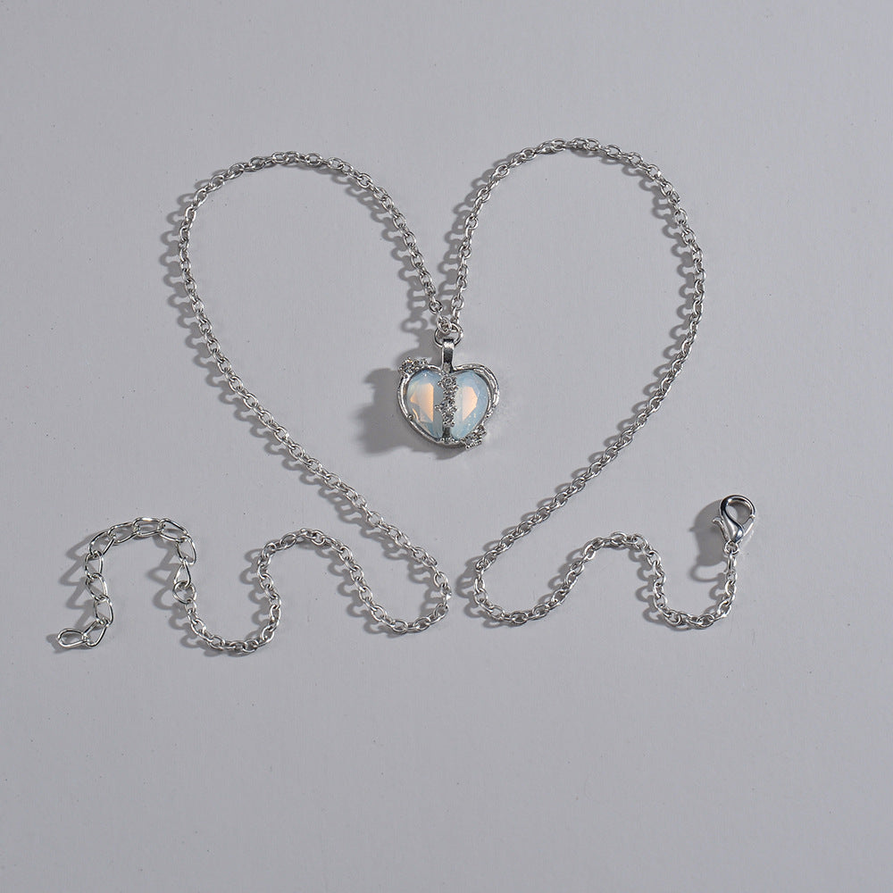 Heart pendant necklace with sparkling accents Bowlift