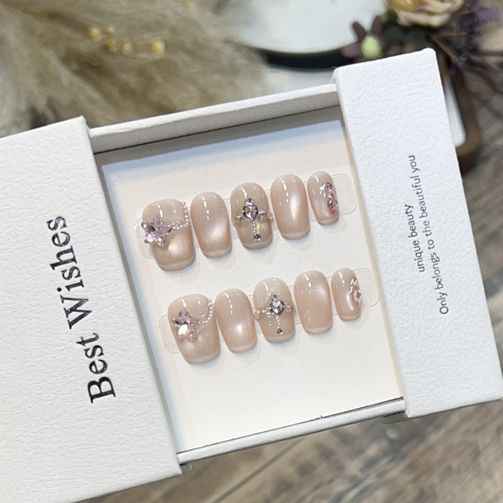 Elegant Press-On Nail Set with Floral Accents Bowlift