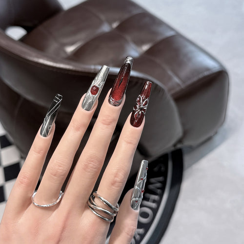 Decorative Press-On Nail Art Set with Chic Metallic Accents Bowlift