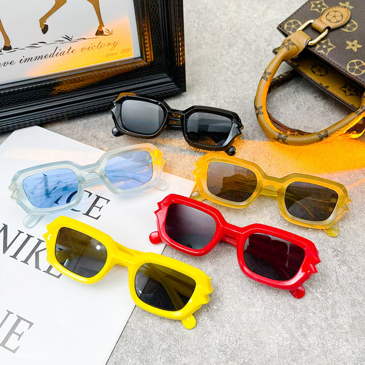 Women's fashionable sunglasses with striking frame Bowlift