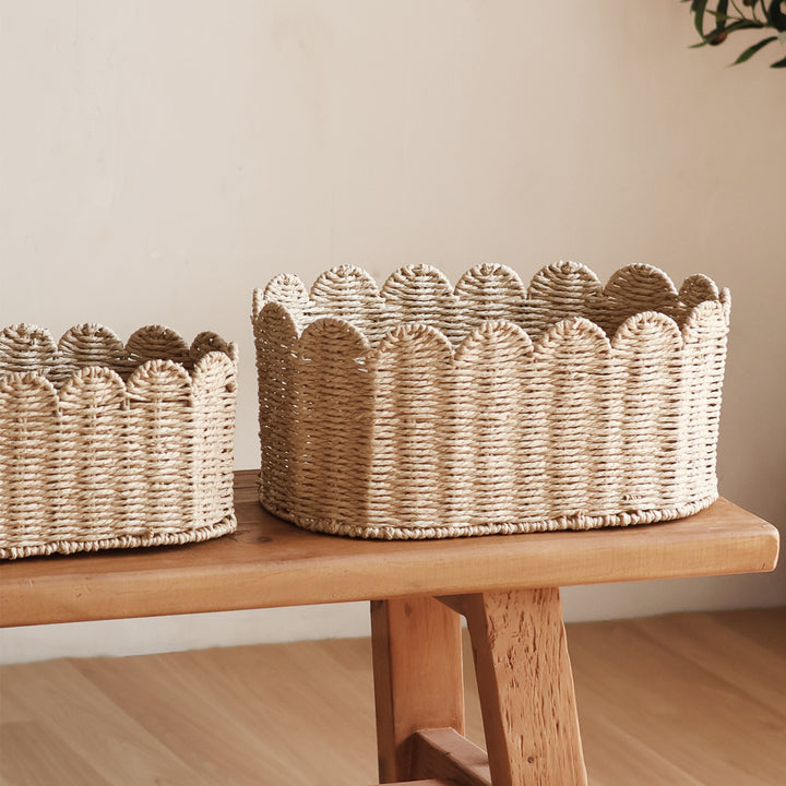 Handcrafted basket with wavy edge Bowlift