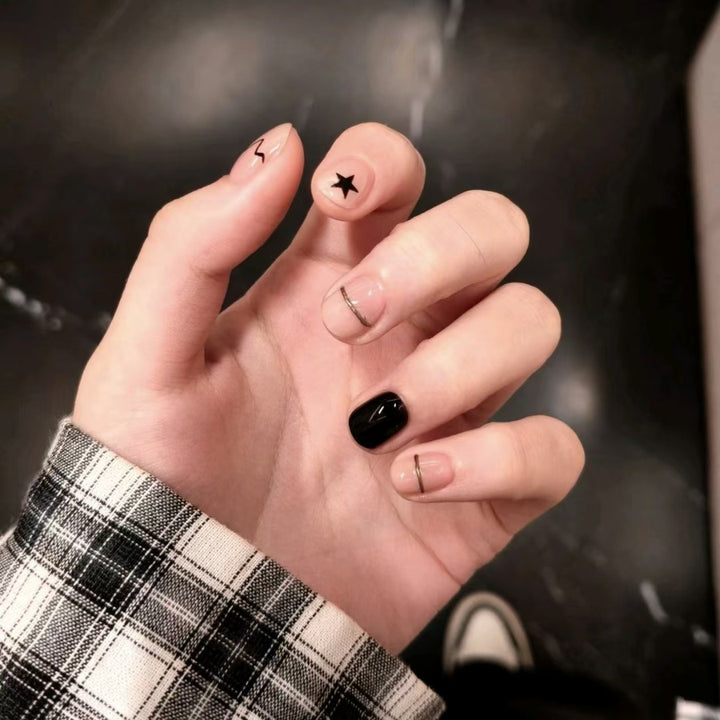 Trendy Graphic Nail Art Set Bowlift