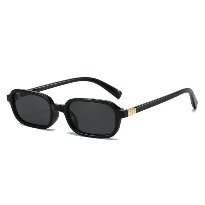 Chic Flat Lens Sunglasses with Decorative Metal Details Bowlift