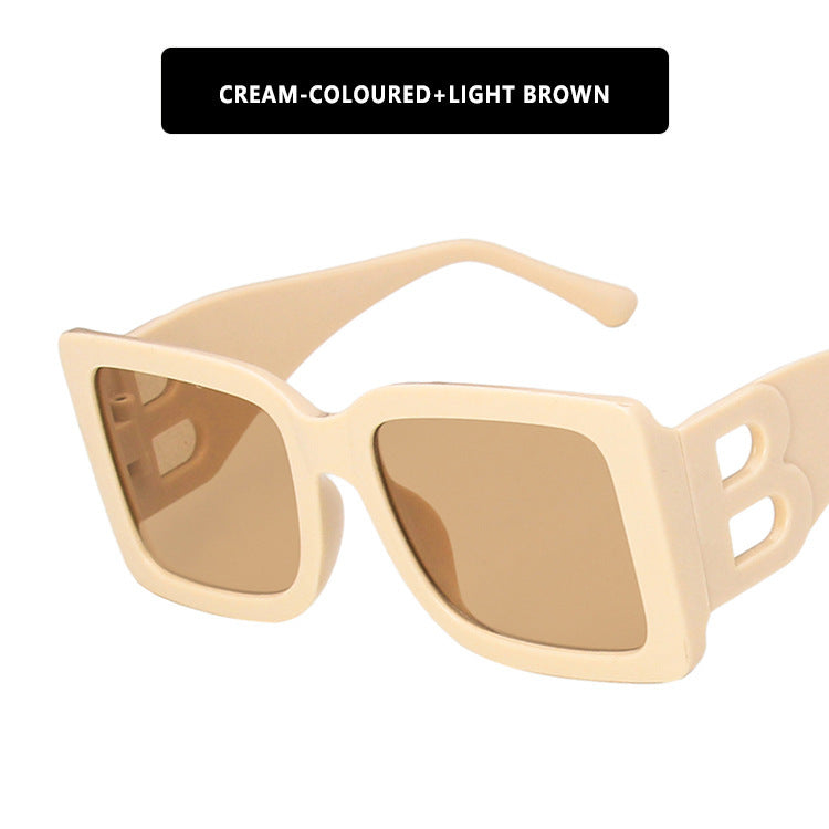 Ladies fashionable sunglasses in trendy leopard design Bowlift