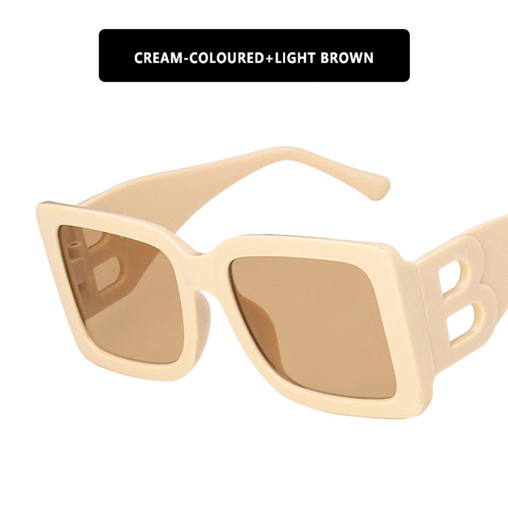 Ladies fashionable sunglasses in trendy leopard design Bowlift