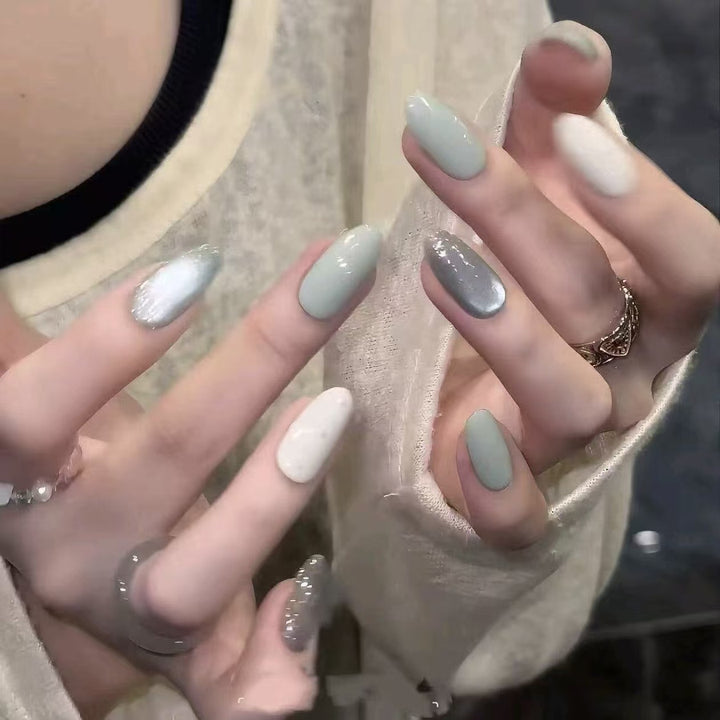 Stylish Press-On Nail Wraps Bowlift