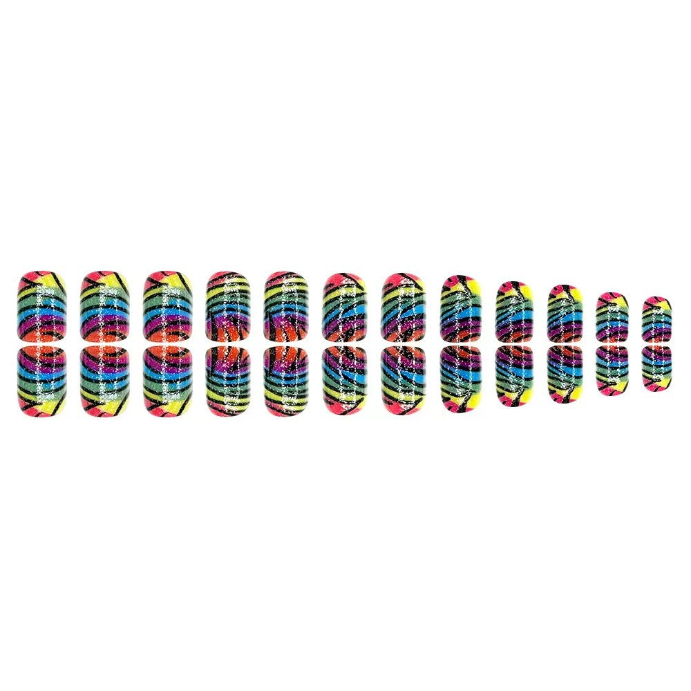 Creative nail art set with glittering rainbow pattern Bowlift
