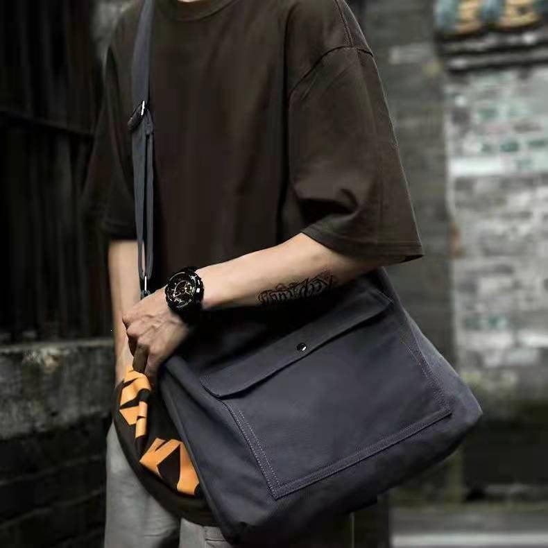Shoulder bag in modern design with practical organizer Bowlift