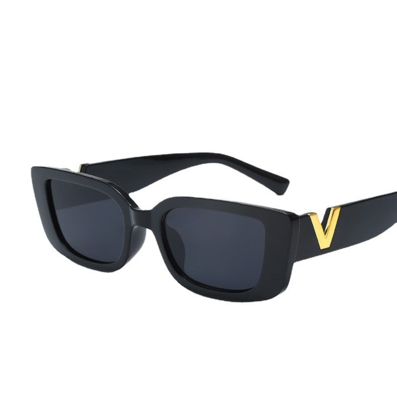 Women’s fashionable sunglasses in trendy leopard print Bowlift