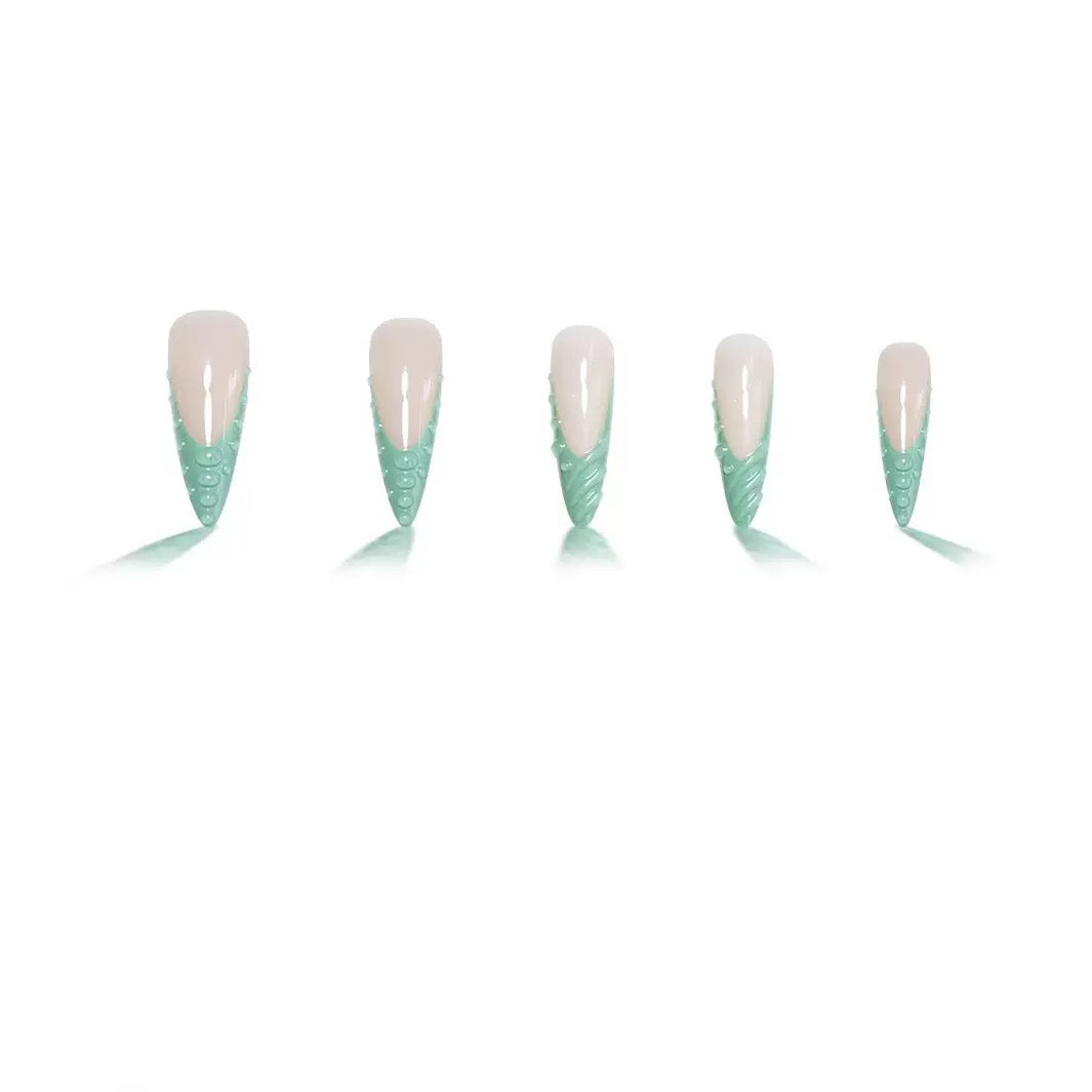 Artistic Shell-Inspired Press-On Nail Extensions Bowlift