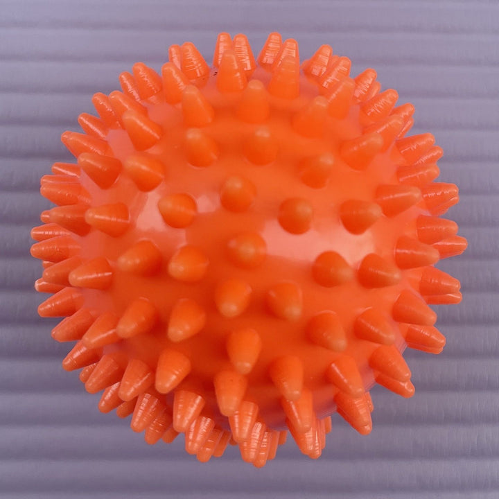 Massage ball with knobs Bowlift