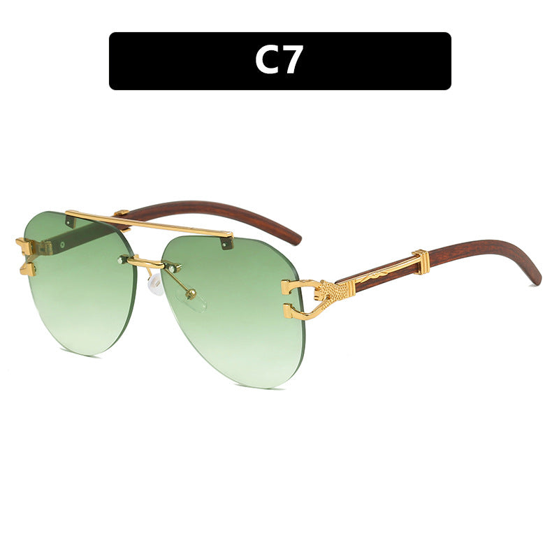 Ladies fashionable pilot sunglasses with luxurious metal accents and wood details Bowlift